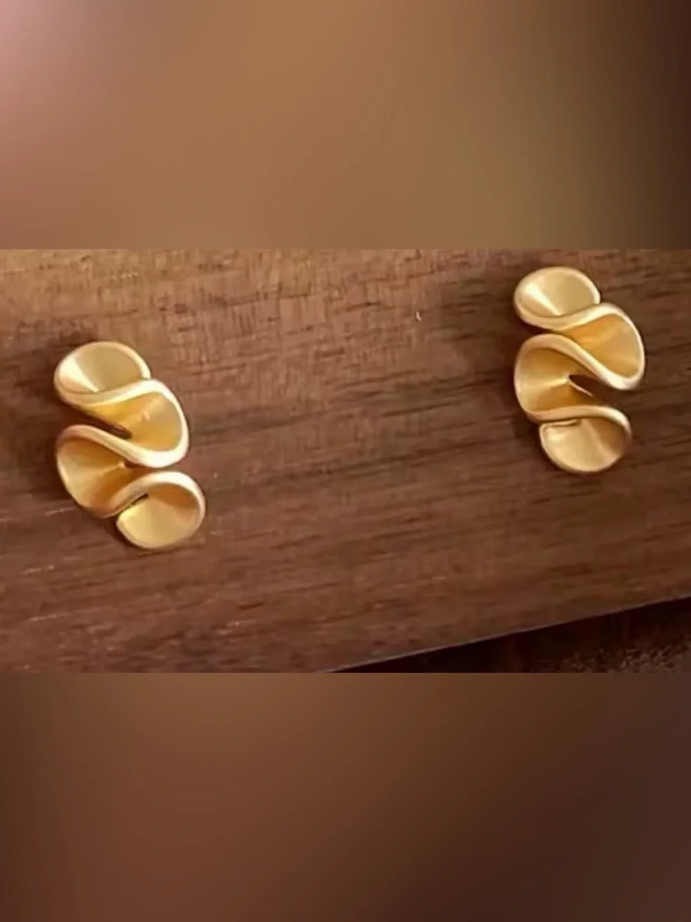 NEW large Yellow Gold Plated Sculptural Wave Stud Earrings 13.5mm * 20.2mm